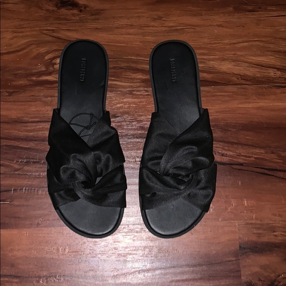 Forever 21 Bow Slides (Black) NWT